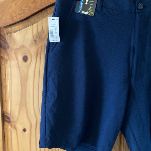 Men's Roundtree & Yorke Seersucker navy blue flat front chino shorts size 36 NWT - Picture 2 of 9